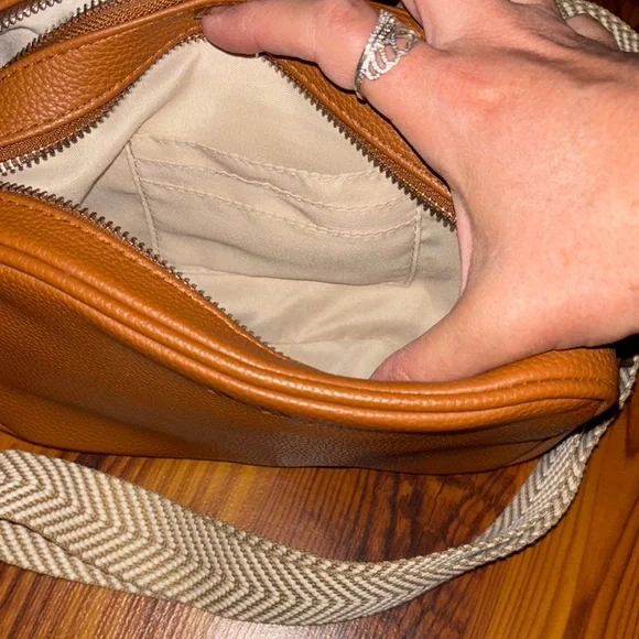 Rea Dunn faux leather camera bag - Picture 5 of 7